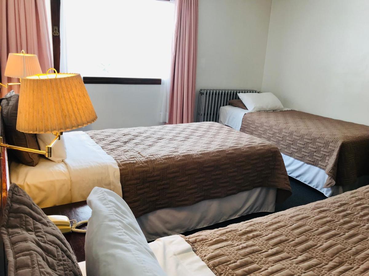Triple Room 3 single Beds